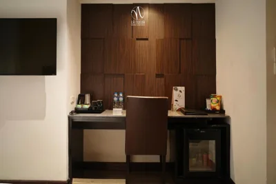 高级双人间/双床间 — La Nueva Boutique Hotel Hanoi & Spa